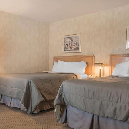 Rodeway Inn Fallsview Niagara Falls Exterior photo